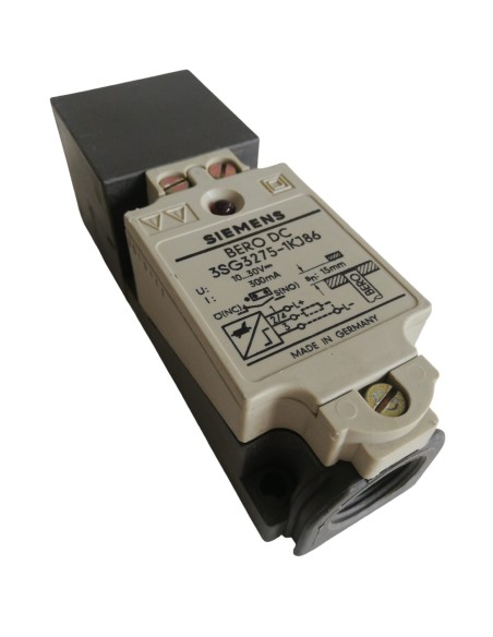 Siemens 3rg32751kj86 inductive sensor sn.15mm 10..30vdc 1na+1nc